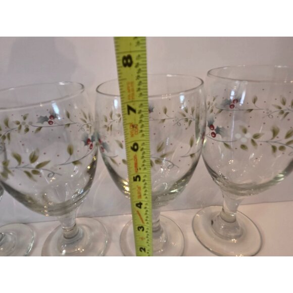 Set Of 4 Pfaltzgraff Winterberry Holiday Berry & Leaf Water Goblets - Picture 4 of 4